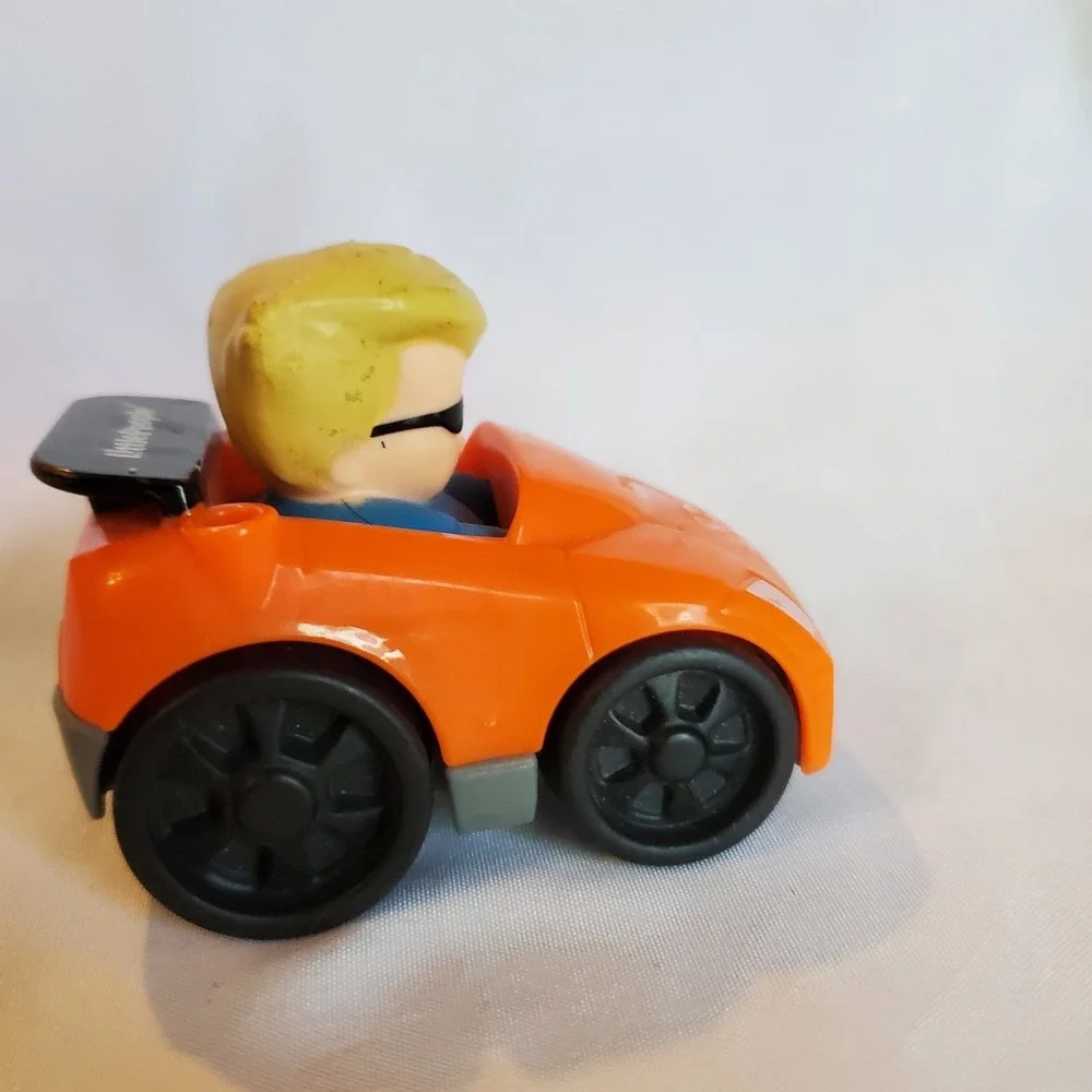 Fisher Price Little People Wheelies Orange Car Blonde Boy Eddie Sunglasses‎
